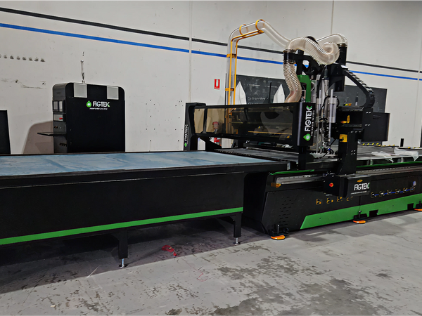 Figtek 1325 ATC Router with T-Slot Vacuum Table